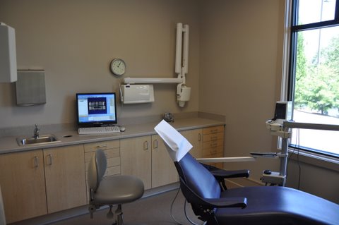 Lilburn Dentist - Dr. Stephen Lipson, D.D.S. - General and Cosmetic Dentistry 